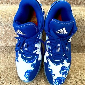 Men’s size 13 adidas men’s sneaker